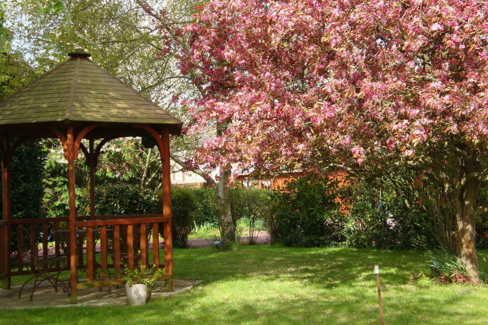Au Jardin D'Eloise Panzió Tremereuc Kültér fotó